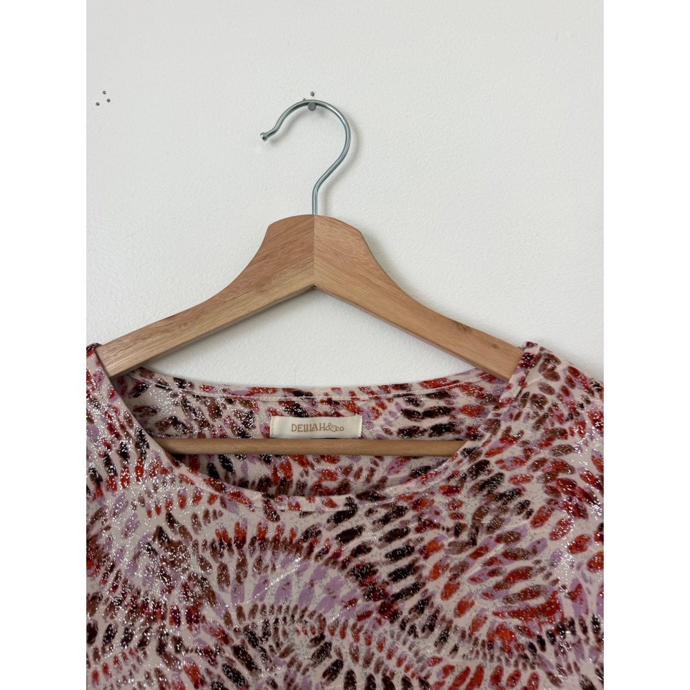 Delilah & Co Red Print Quarter Sleeve Blouse – Women's Medium – NWOT - Picture 2 of 4
